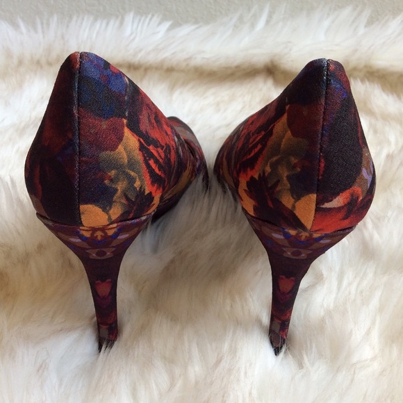 Floral Heels - Picture 5 of 6